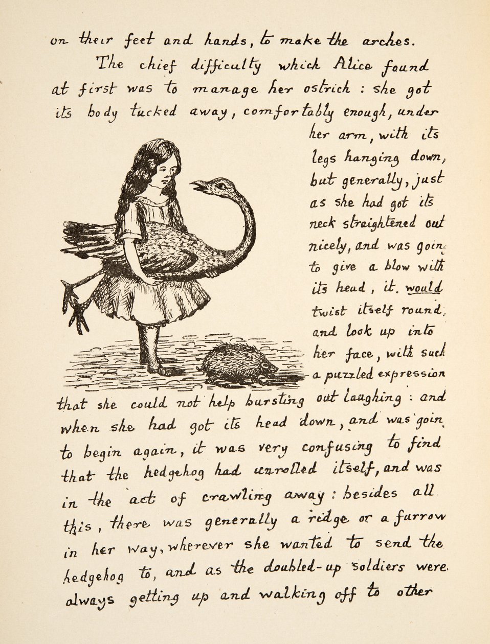 Alice holder sin struds, illustration fra Alices Adventures Under Ground, pub. 1886 (faksimile) af Charles Lutwidge Dodgson