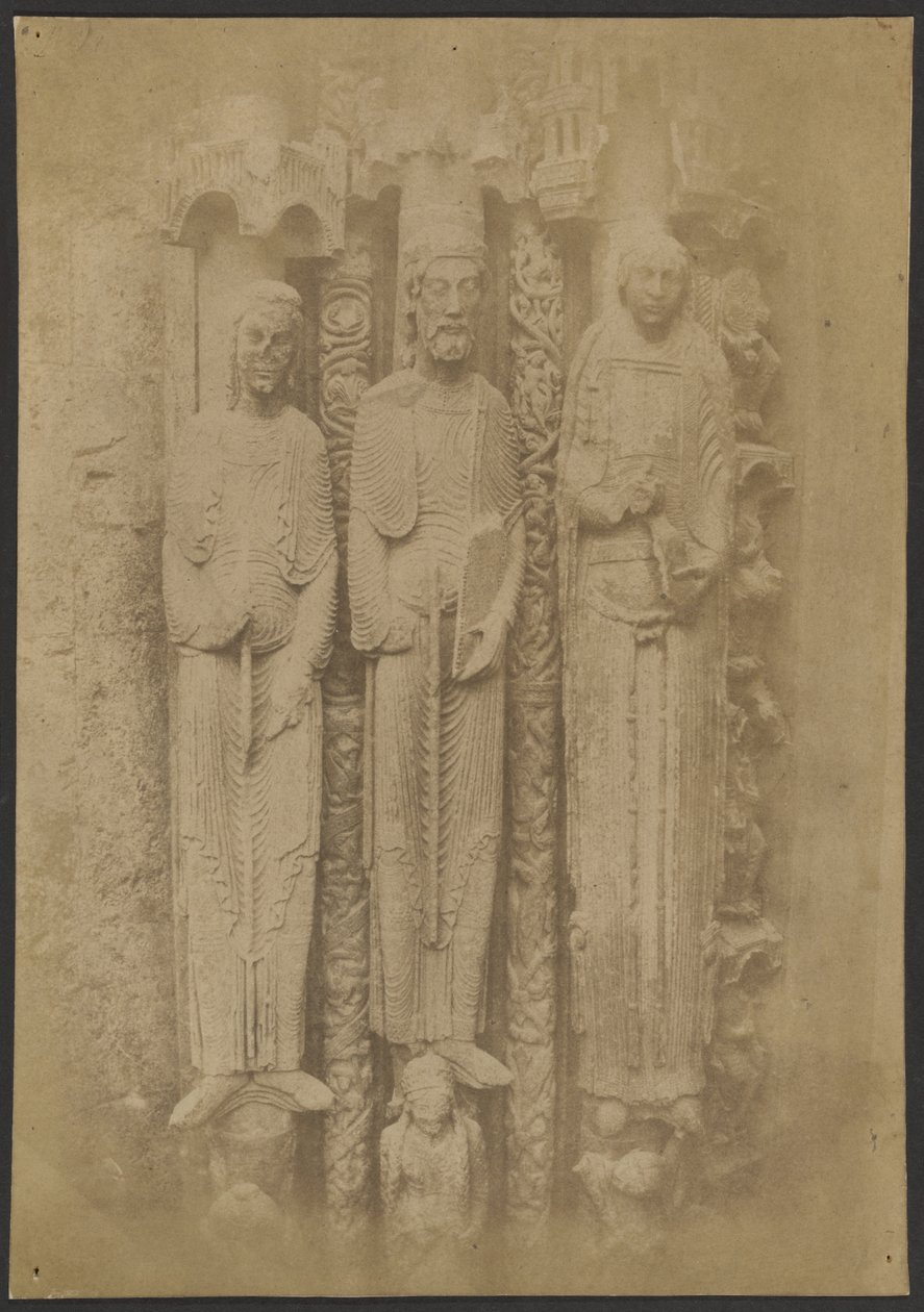 [Chartres-katedralen: Store figurer i det kongelige våbenhus]. af Charles Marville