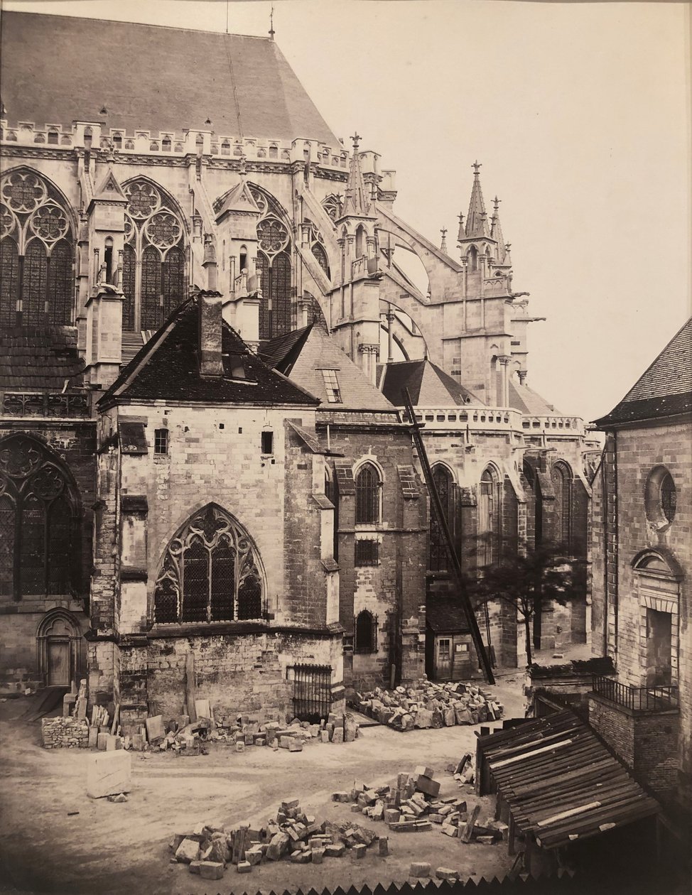 Østenden af Troyes-katedralen under restaurering, Frankrig af Charles Marville