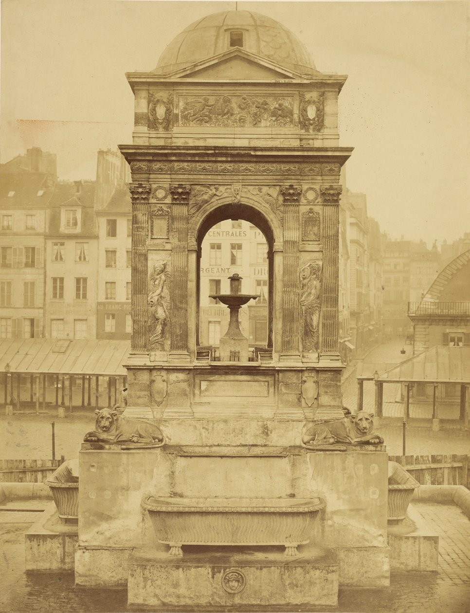 Facaden på De Uskyldiges Fontæne, Paris af Charles Marville
