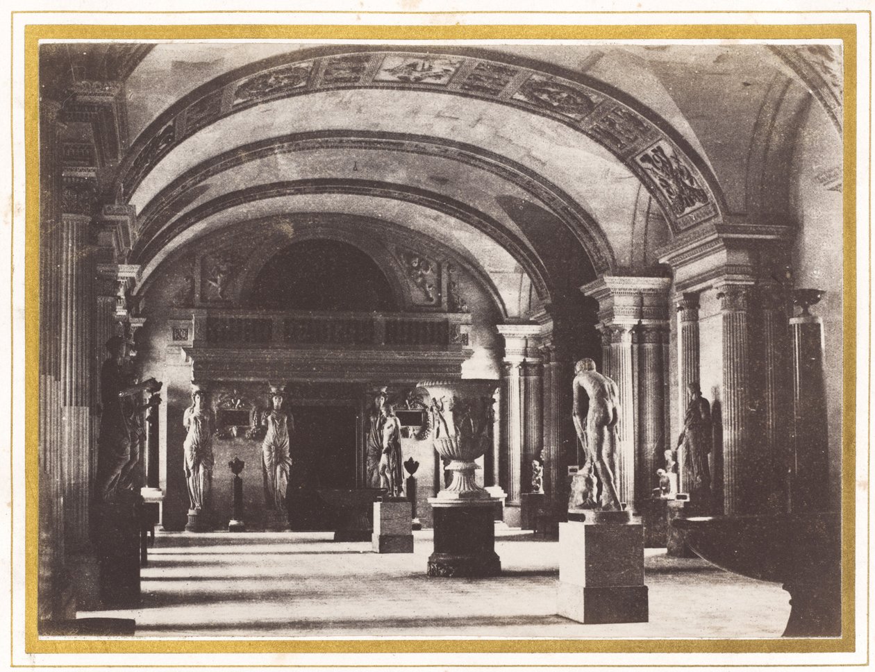 Karyatidernes værelse på Louvre-museet af Charles Marville