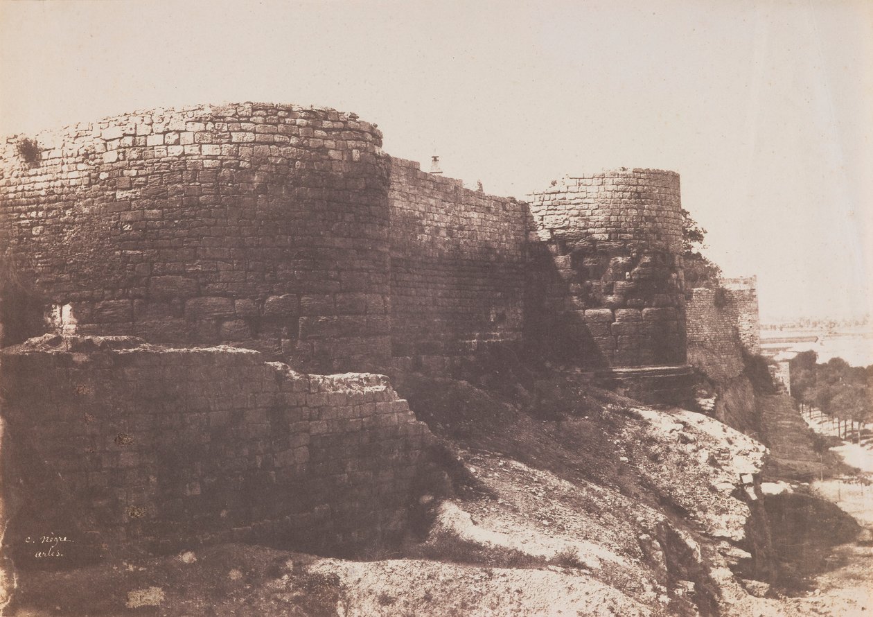 Arles: romerske bymure af Charles Nègre