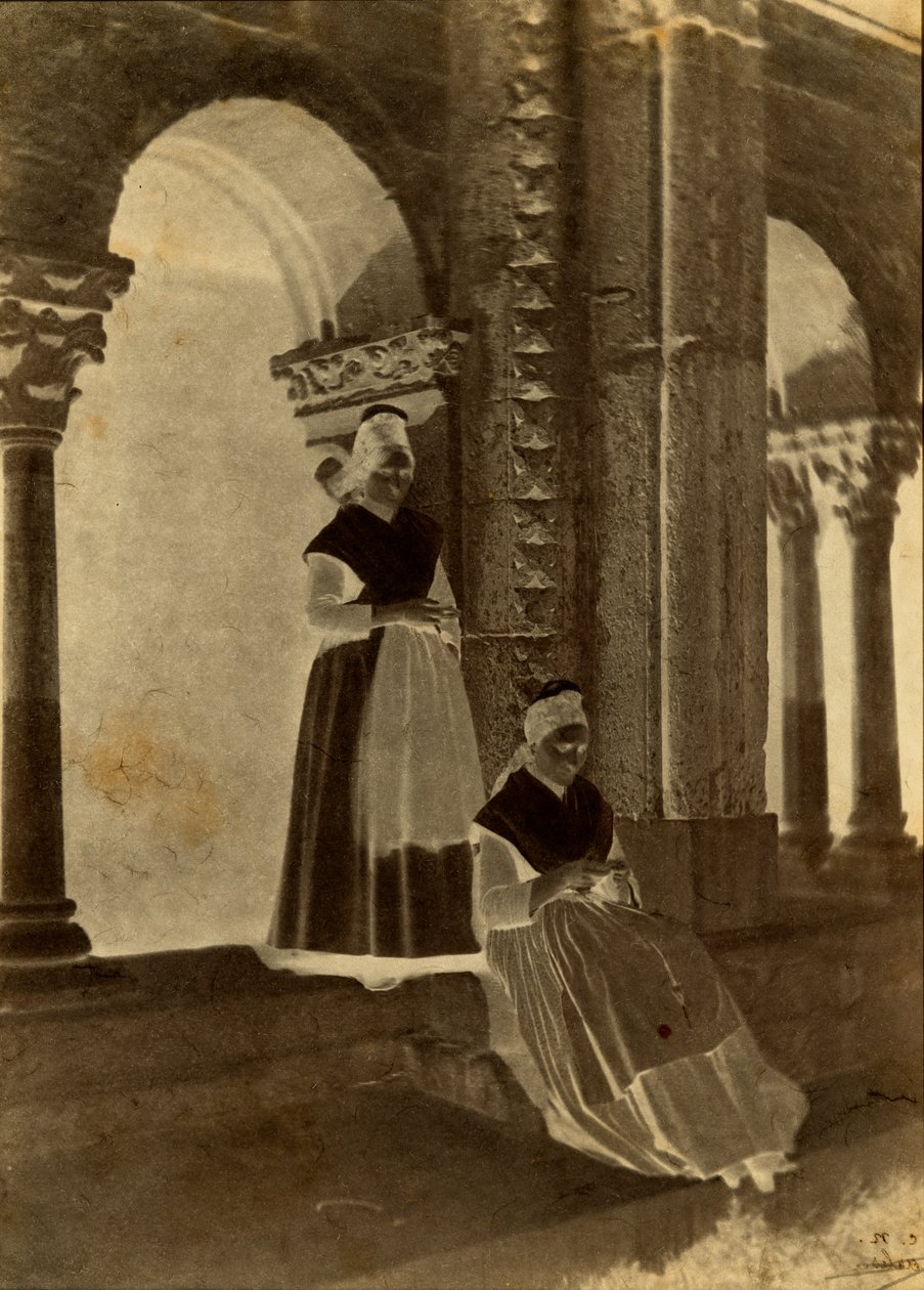 Arlésiennes i klostergangen ved Saint-Trophime i Arles af Charles Nègre