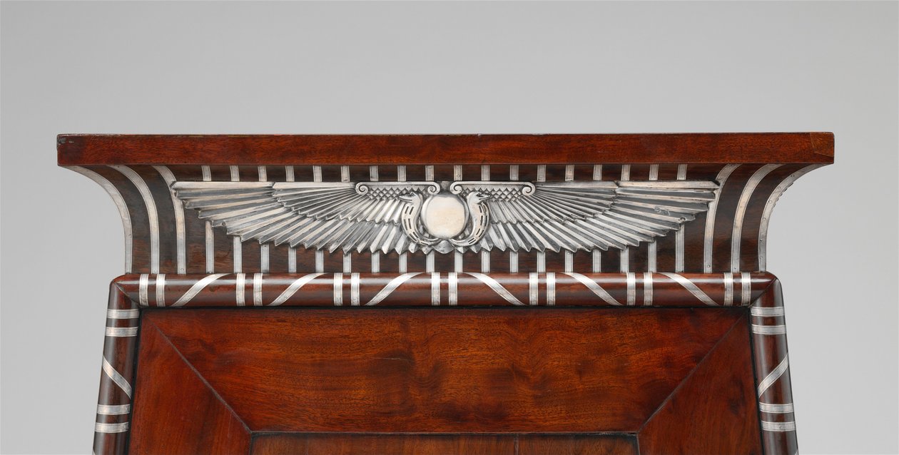 Detalje af et møntskab prydet med ægyptiske sølvemblemer, ca. 1805 (mahogni) af Charles Percier