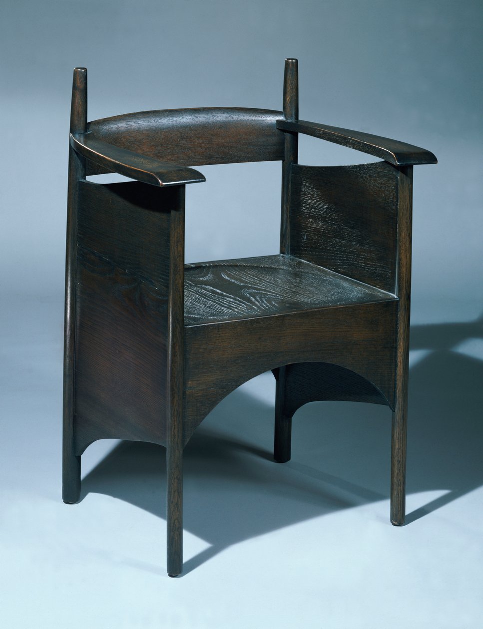 Lænestol designet til Argyle Street Tea Rooms, Glasgow, 1896 af Charles Rennie Mackintosh