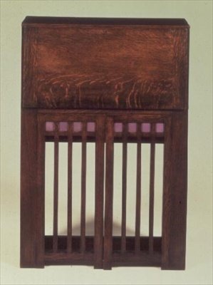 Skrivebord (træ) (lukket) af Charles Rennie Mackintosh