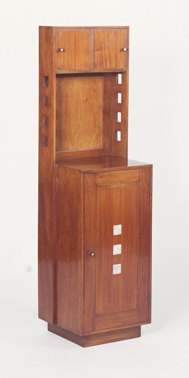 Perlemor indlagt sengeskab, 1917 (mahogni) af Charles Rennie Mackintosh