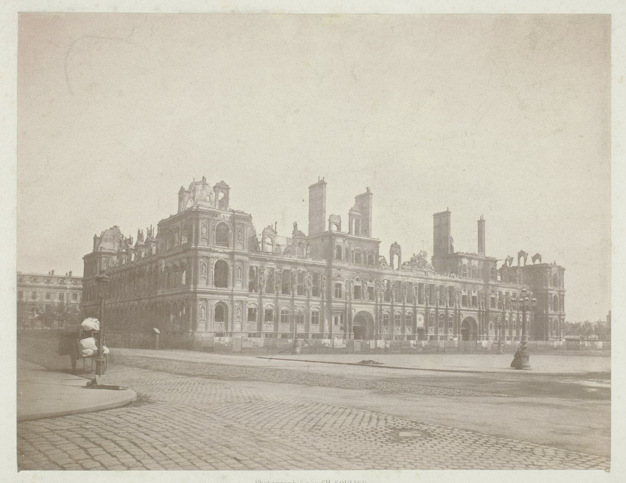 Paris Fire (The Facade of City Hall), fra serien "Paris Incendié" af Charles Soulier