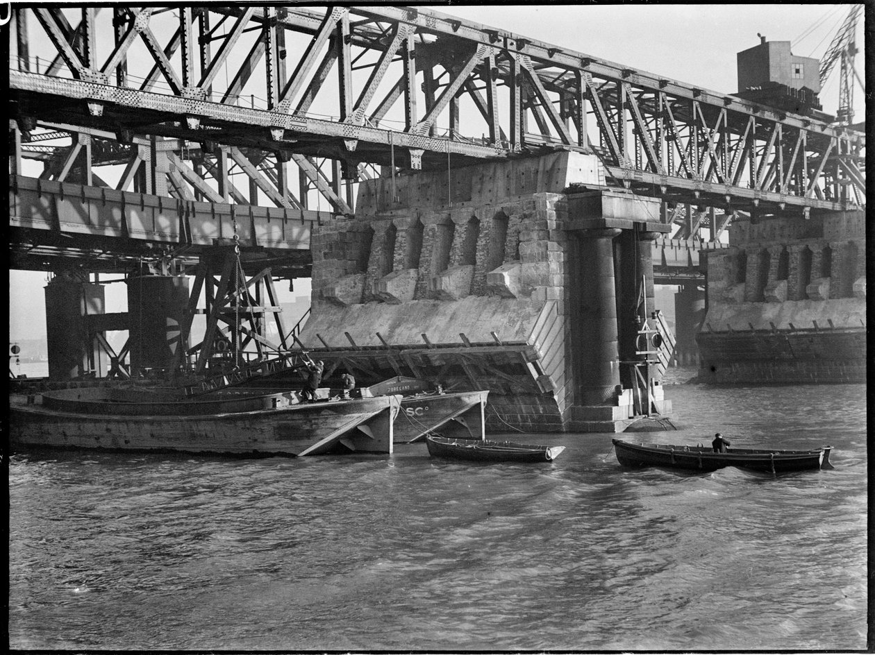 Nedrivning af Waterloo Bridge, Lambeth, Greater London Authority, 1936. af Charles William Prickett