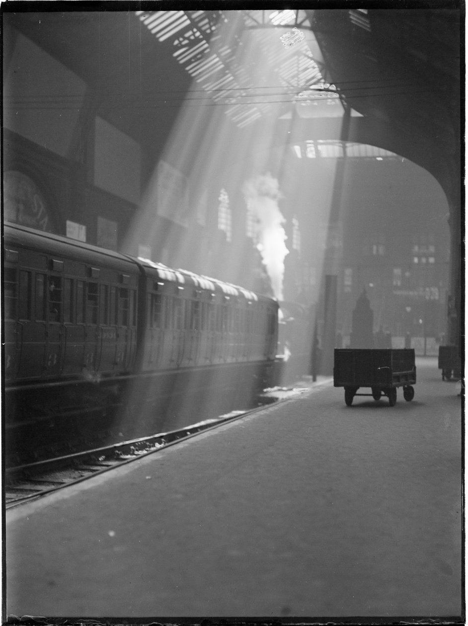 Liverpool Street Station, Liverpool Street, City of London, Greater London Authority, c1932. af Charles William Prickett