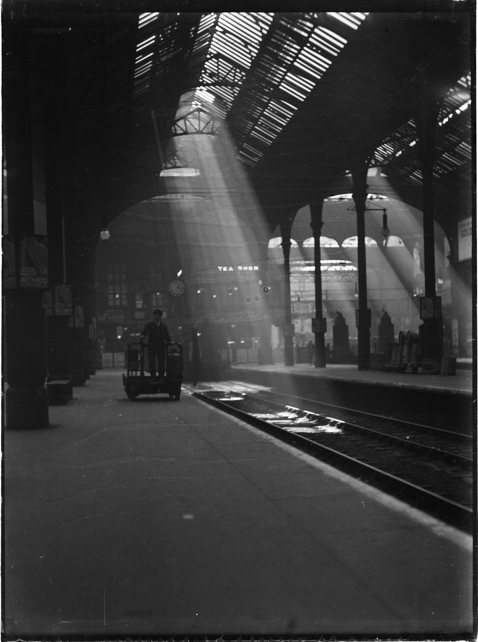 Liverpool Street Station, Liverpool Street, City of London, Greater London Authority, c1932. af Charles William Prickett