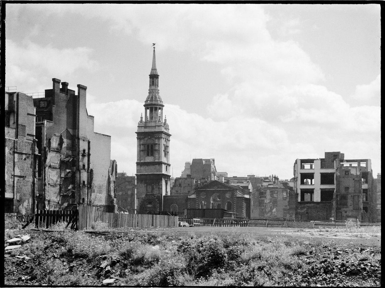 St Mary-le-Bow Church, Cheapside, City og County of the City of London, GLA, 1941-1945. af Charles William Prickett