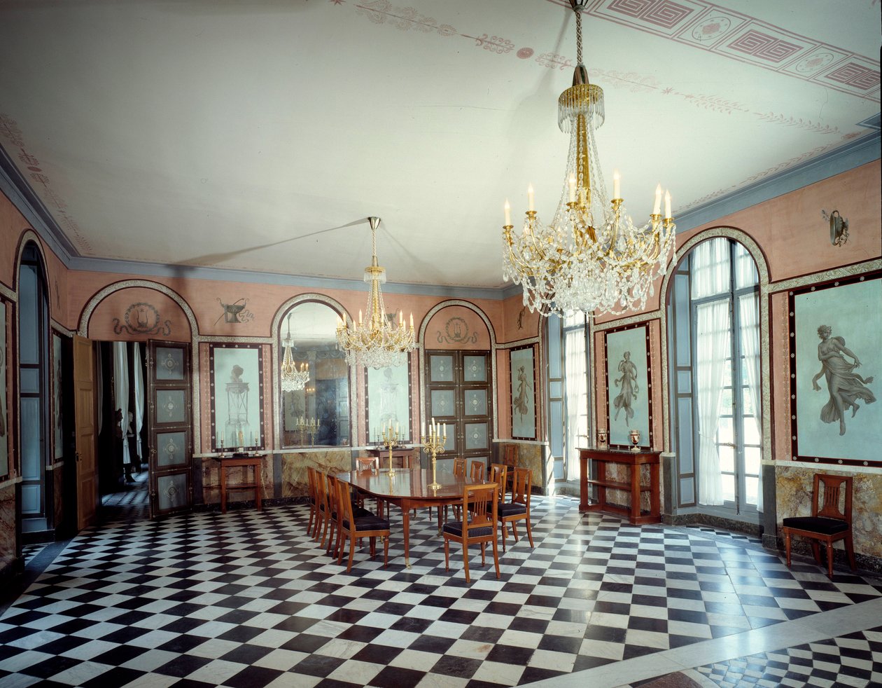 Udsigt over spisestuen på slottet Malmaison, residens for kejser Napoleon I (1769-1821), dekoreret af Charles Percier (1764-1838) og Pierre Francois Leonard Fontaine (1762-1853) 1800 Rueil Malmaison, musee du chateau af Charles and Fontaine Pierre Percier