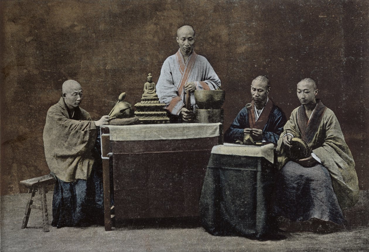 En gruppe kinesiske bonzes; graveret og trykt af Gilot; 1896 af kinesisk skole, (1800-tallet) af Chinese School