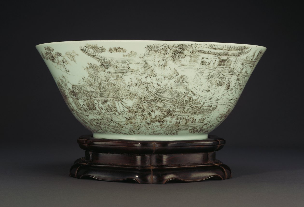 En stor indskåret porcelænsskål, der viser en kontinuerlig scene af damer på paladsområdet, 1796-1820 af Chinese School