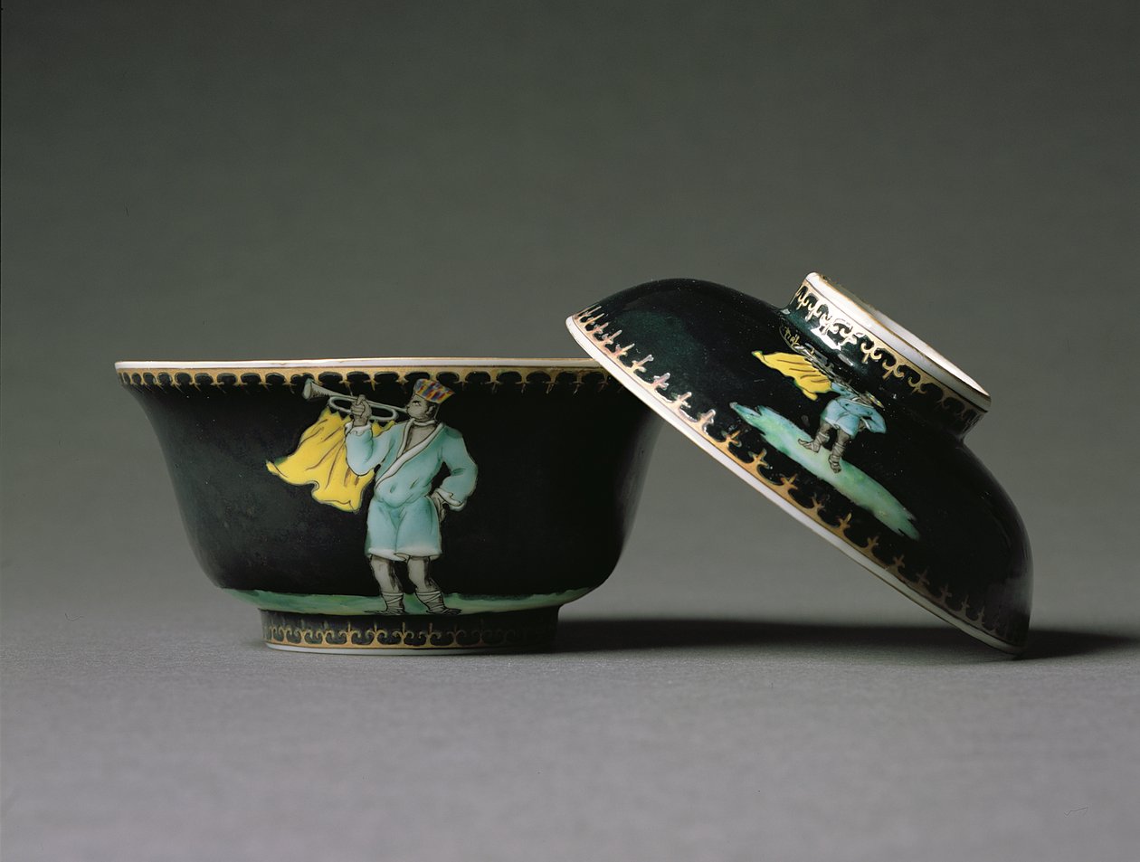 En sukkerskål og et låg, Qianlong Period (1736-95) ca. 1740 (porcelæn) (se også 314530) af Chinese School