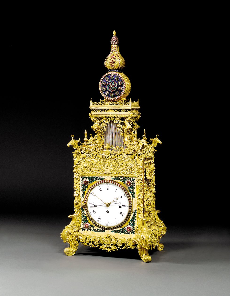 Et meget sjældent ormolu, indsat musikalsk automatbordur, sandsynligvis Guangzhou, ca. 1790 af Chinese School