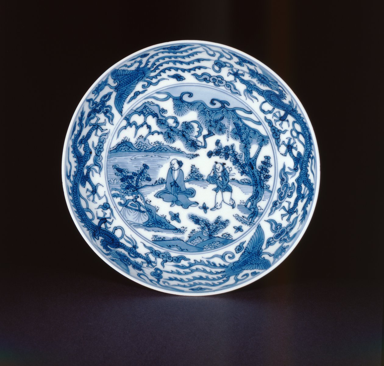 Blåt og hvidt fad malet med en salvie og ledsager, Wanli mærke og periode, 1573-90 (porcelæn) af Chinese School