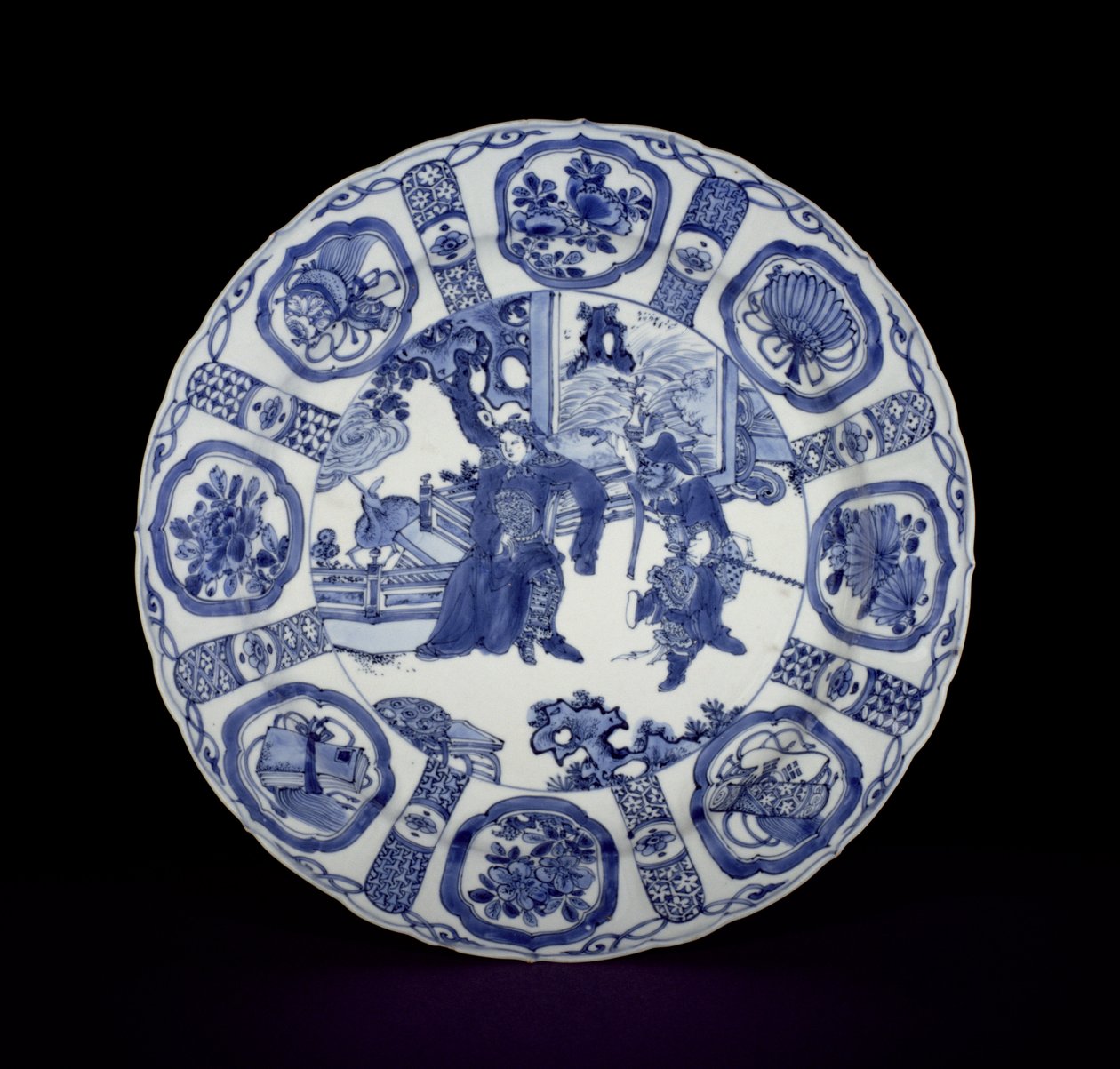 Blåt og hvidt kraakfad malet med krigere, Wanli, 1590-1610 (porcelæn) af Chinese School
