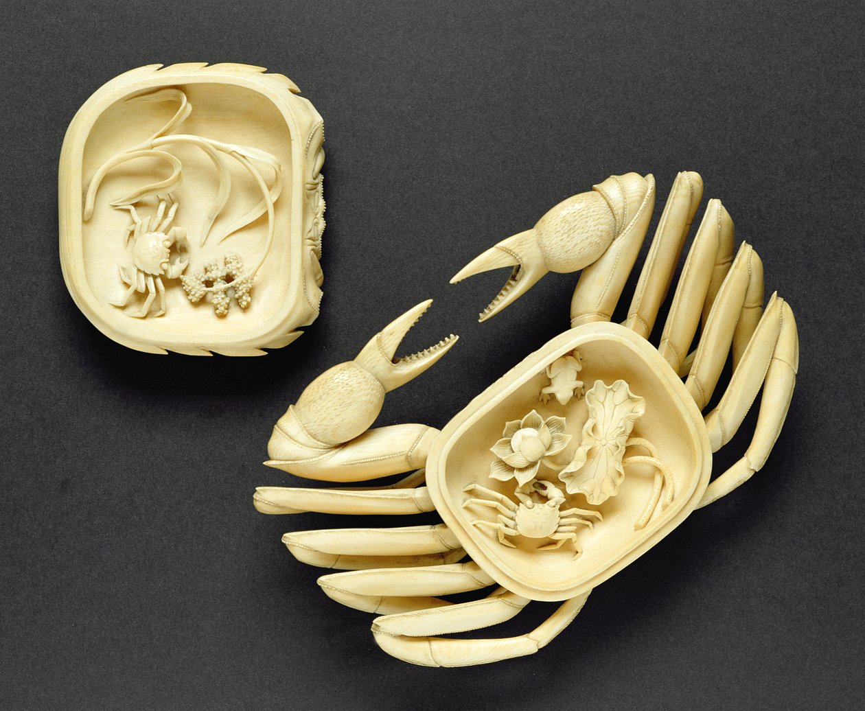 Æske i form af en krabbe, Qianlong periode, 1736-95 af Chinese School