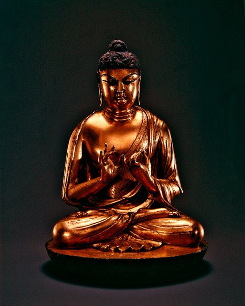Buddha Vairocana (Dari), Tang-dynasti (618-907), tidligt 8. århundrede (forgyldt blyholdig bronze) af Chinese School