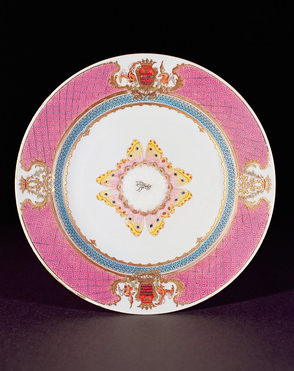 Middagstallerken malet i Famille Rose-emalje med armene fra Grimaldi di Castro, Yongzheng-perioden (1723-35) ca. 1735 (porcelæn) af Chinese School