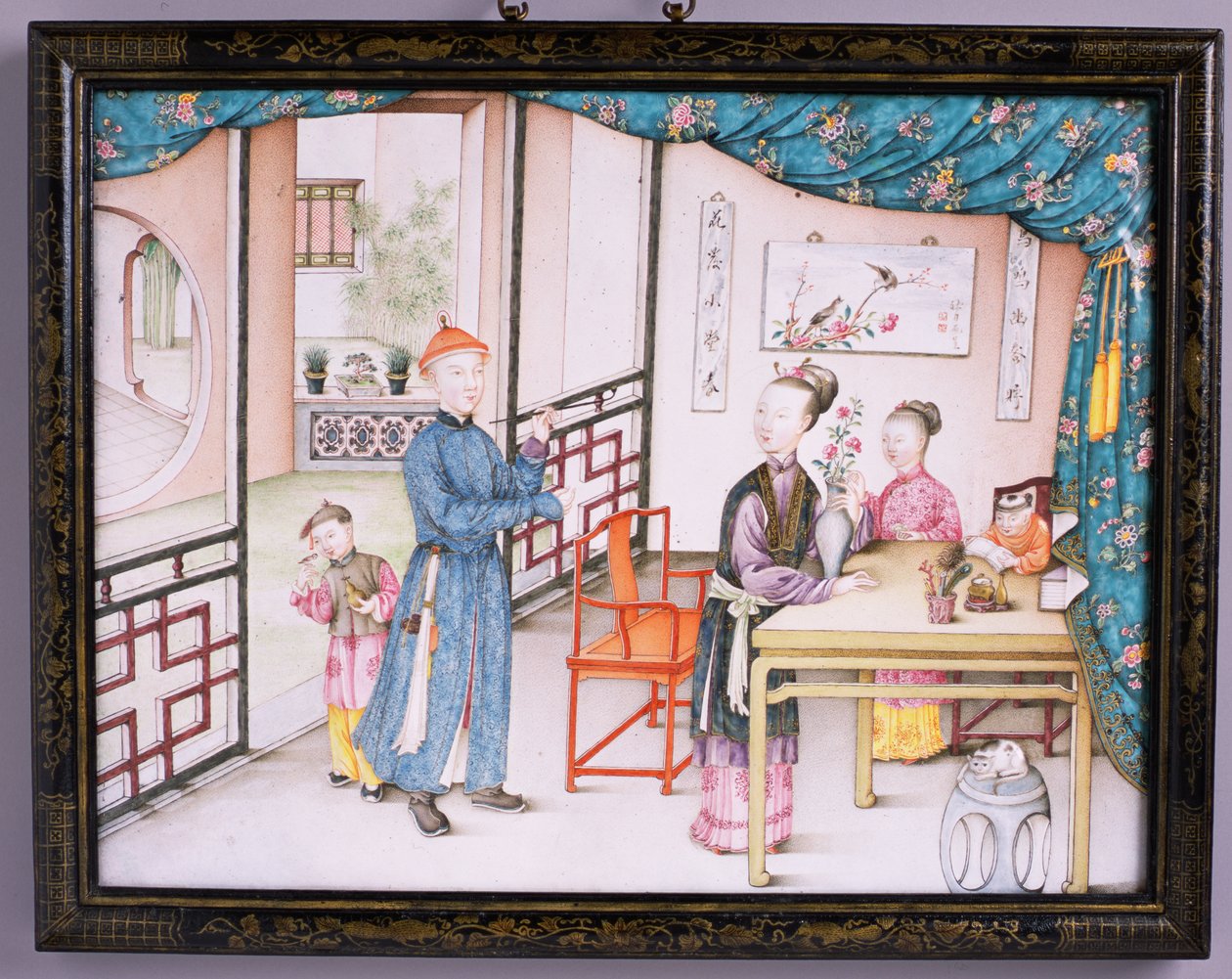Imperial Canton panel, Qianlong periode, 1736-95 (repousse emalje) (se 207217 for par) af Chinese School