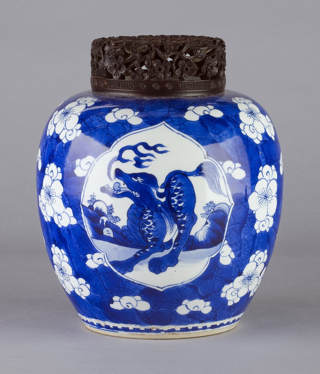 Krukke (med låg og dragedesign), 1662-1722 (keramik) af Chinese School