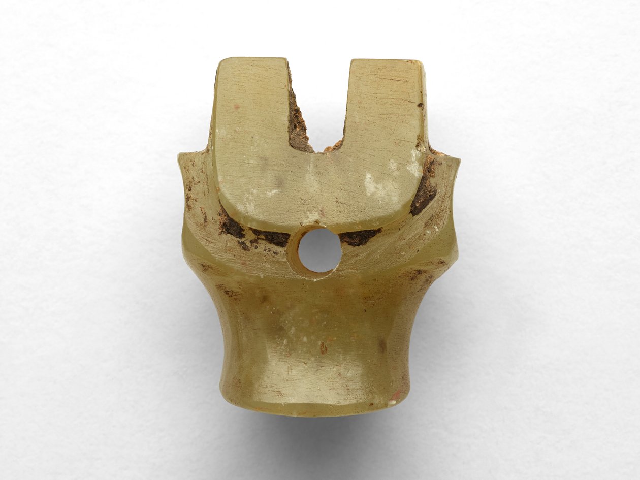 Vedhæng i form af et bovint hoved, omarbejdet, ca. 1100-1000 f.Kr. af Chinese School