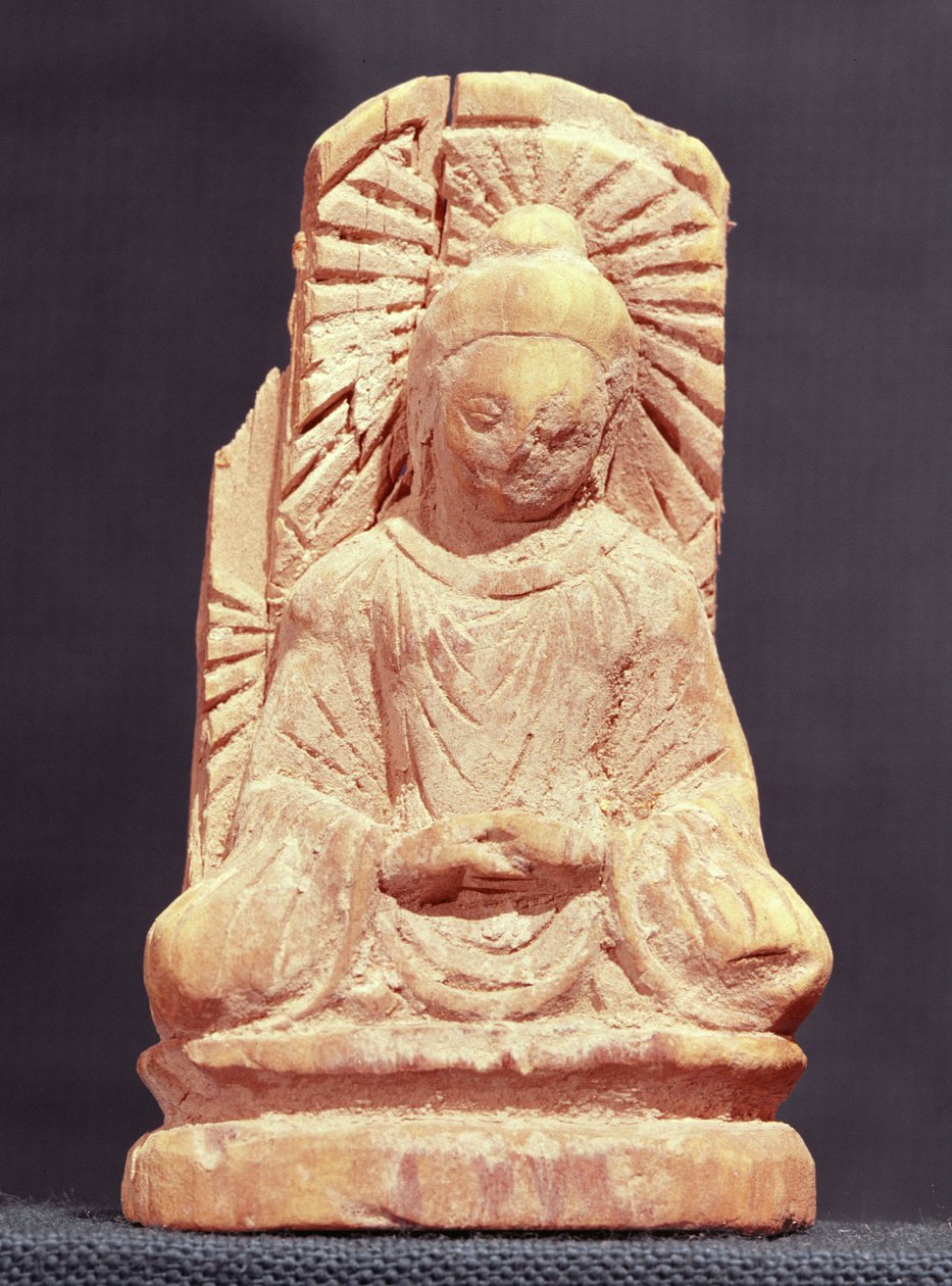 Siddende Buddha i meditation, fra Tumshuq (Xinjiang) 4.-5. århundrede (træ) af Chinese School