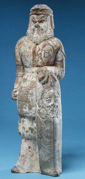 Statuette af en barbarisk kriger, Tang-dynastiet (618-907) af Chinese School Chinese School