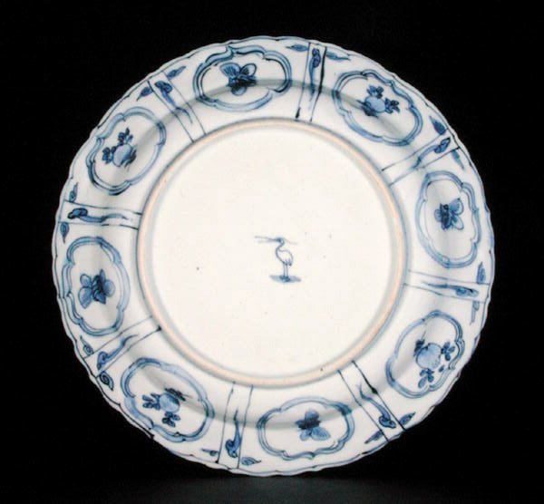Underside af en blå og hvid kraakplade, hejremærke, Wanli, 1595-1605 (porcelæn) (se 205990) af Chinese School Chinese School