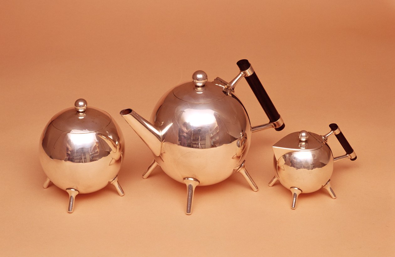 Teservice med forgyldt interiør, fremstillet af James Dixon und Sons, 1880 (galvaniseret sølv) af Christopher Dresser
