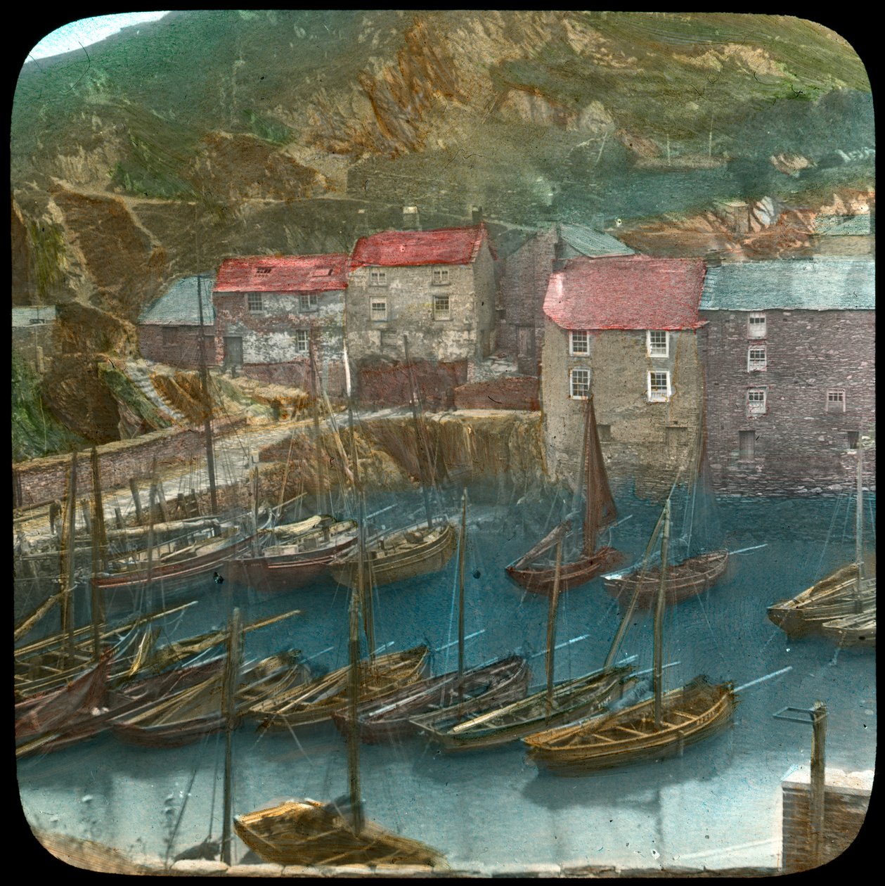 Fiskerbåde i havnen, Polperro, Cornwall, slutningen af det 19. eller begyndelsen af det 20. århundrede af Church Army Lantern Department