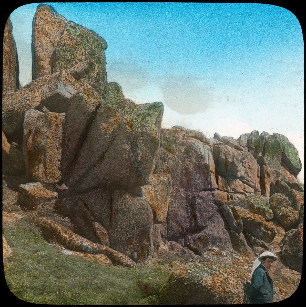 Ladies Wishing Chair, Logan Rock, nær Treen, Cornwall, slutningen af det 19. eller begyndelsen af det 20. århundrede. af Church Army Lantern Department
