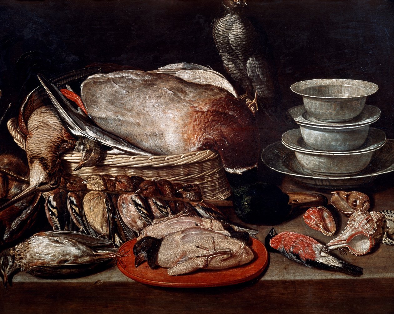 Stilleben, der viser fugle, skaller og keramik af Clara Peeters