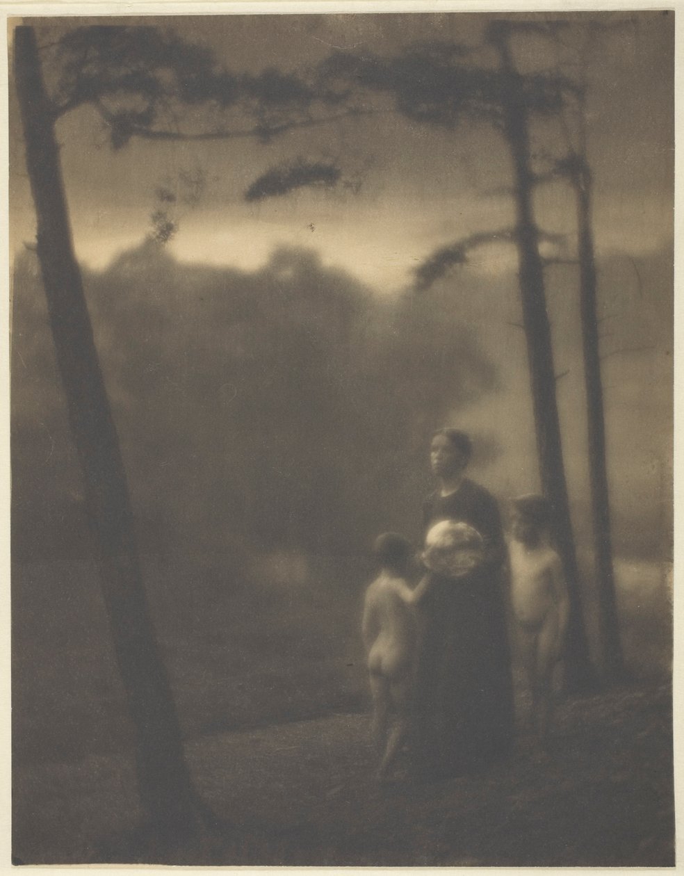 Aften - mor og drenge af Clarence H. White
