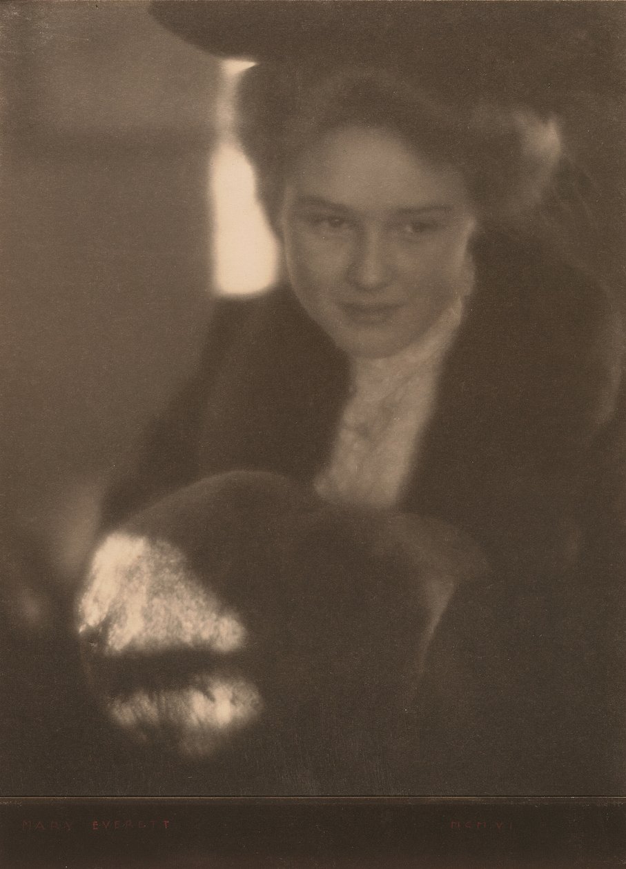 Pige med muffe, 1906. af Clarence H White