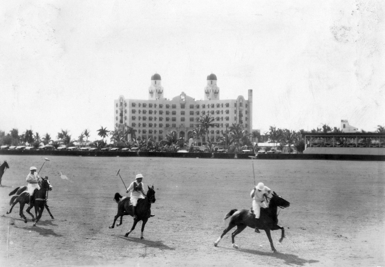 Polokamp foran Nautilus Hotel, Miami Beach, 18. marts 1928 af Claude C. Matlack