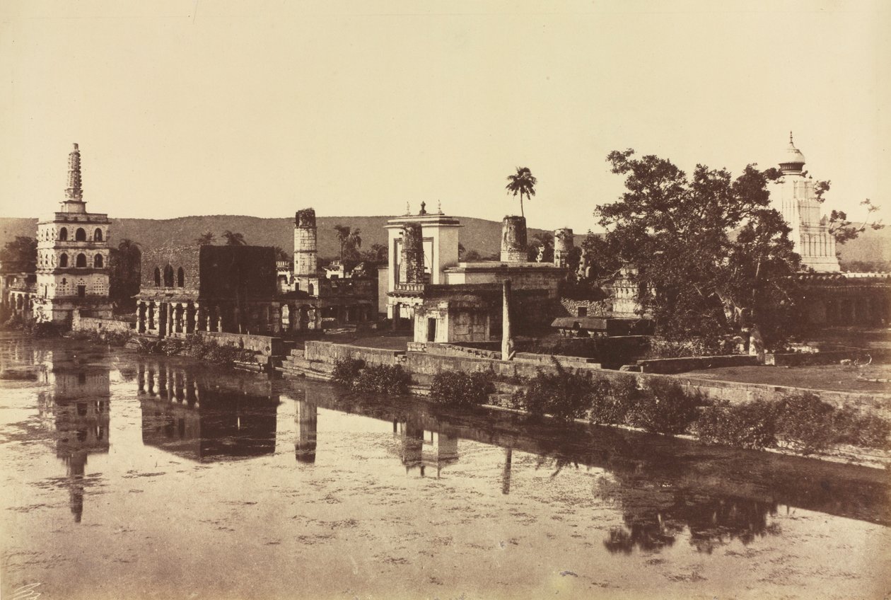 Tank og templer ved Bunshunkuree, ca. 1857. af Col. Thomas Biggs