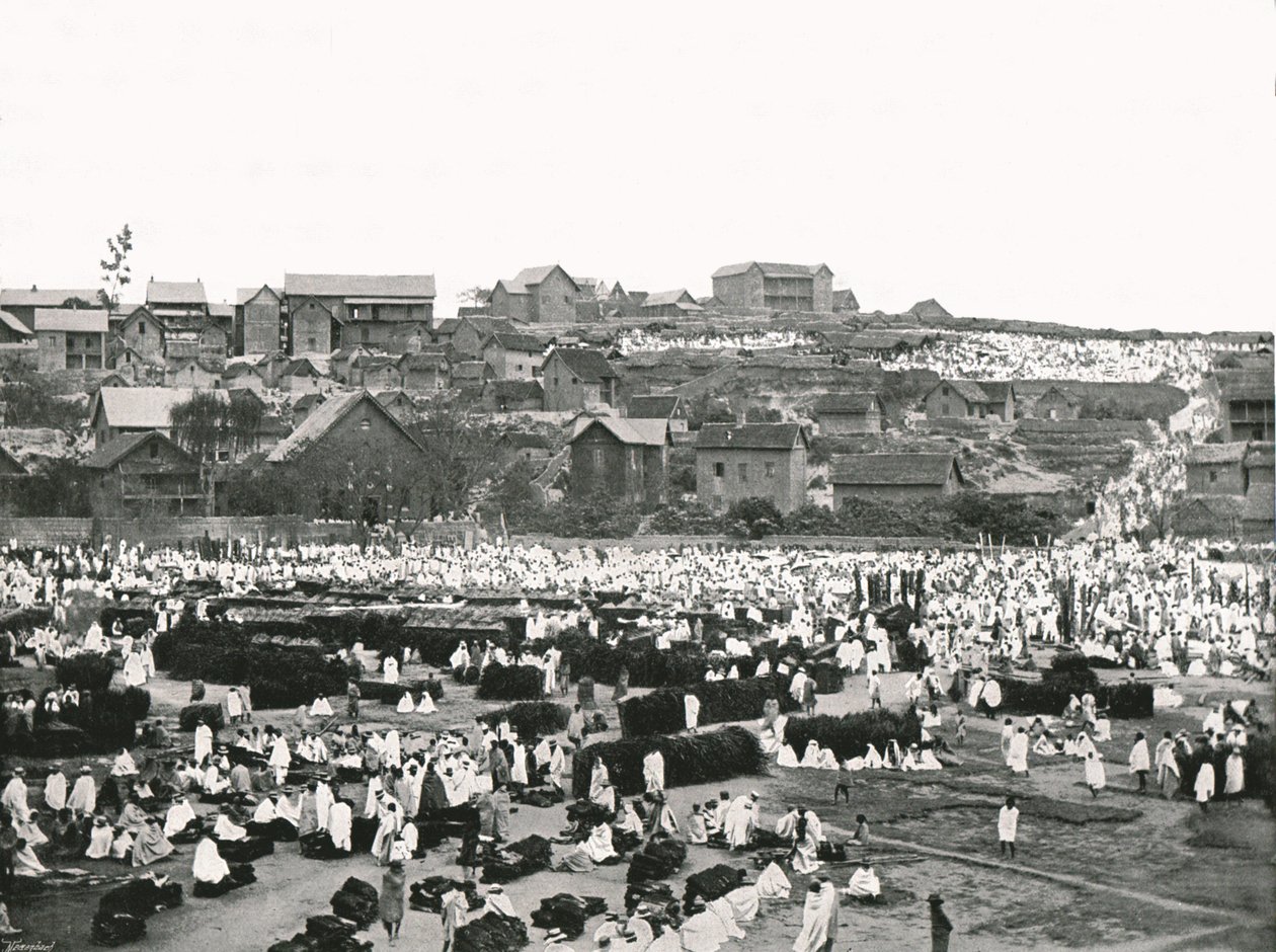 Markedspladsen, Antananarivo, Madagaskar, 1895. af Colonel Stewart
