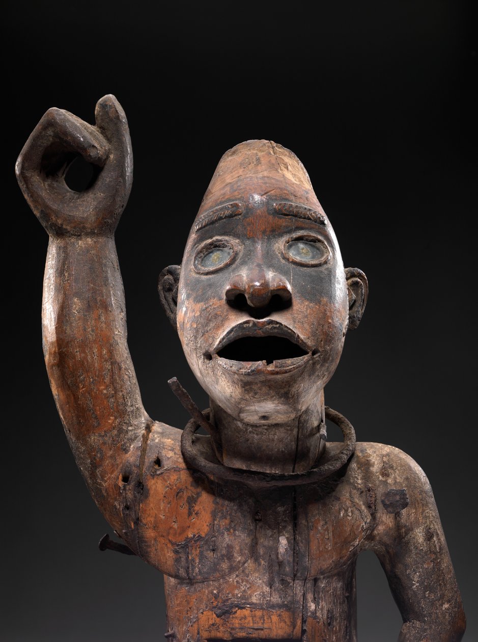 Nkisi (træ, jern og glas) af Congolese
