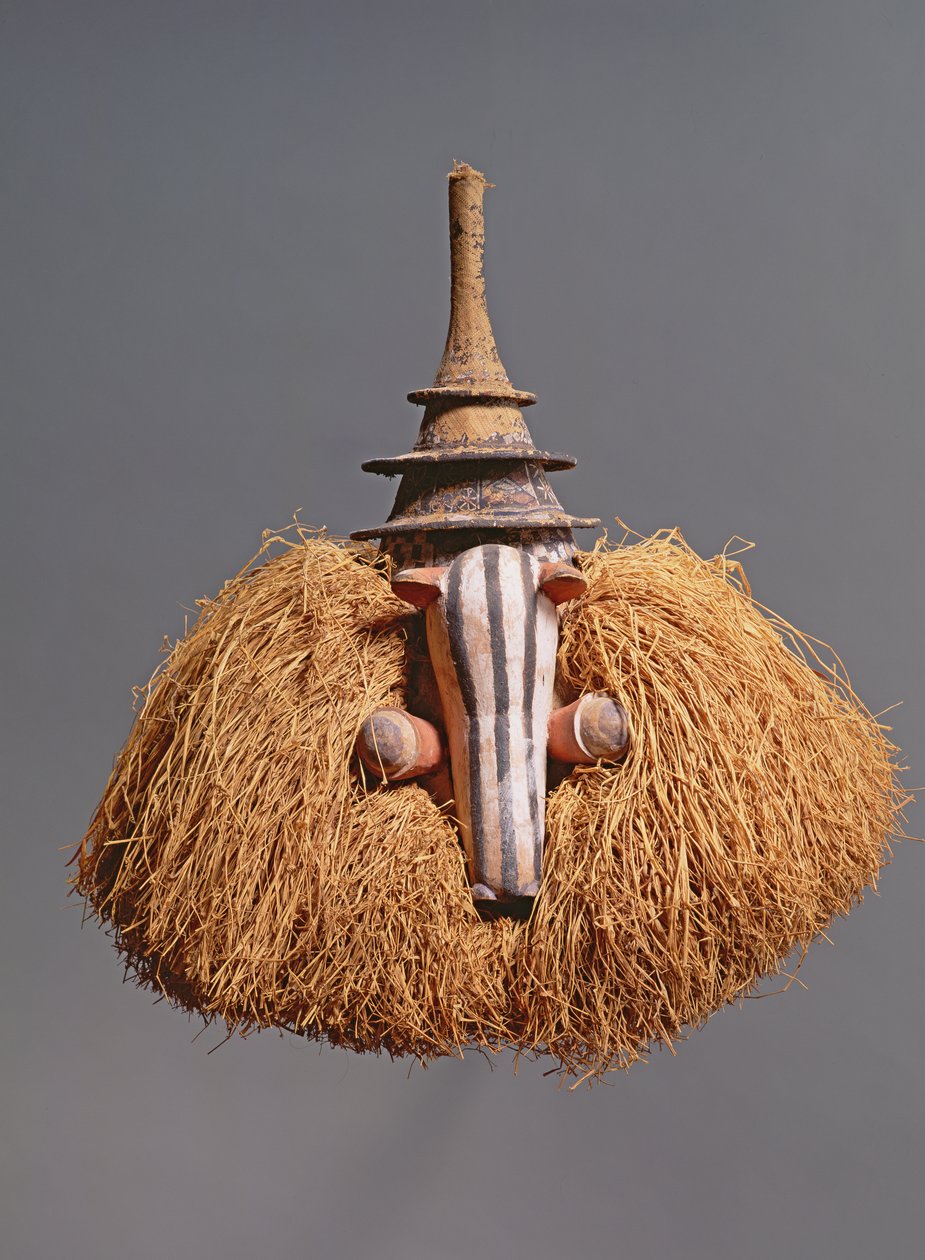 Zoomorphic Mask (træ og fibre) (se også 181651, 181652) af Congolese