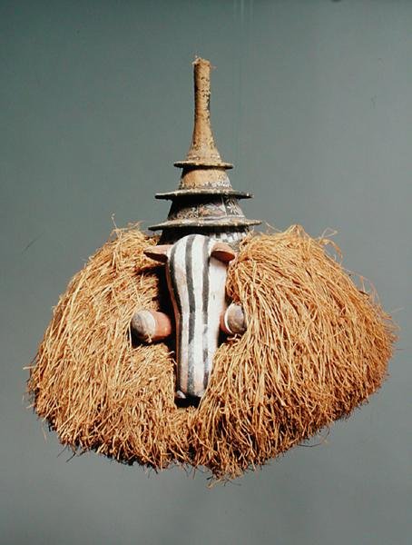 Zoomorphic Mask (træ og fiber) (se også 181650, 181651) af Congolese