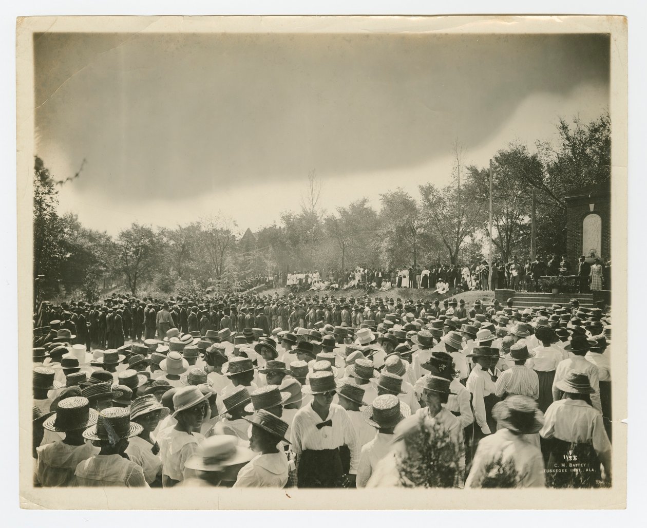 Dimission på Tuskegee Institute, ca. 1916-18 (s/h-foto) af Cornelius Marion Battey