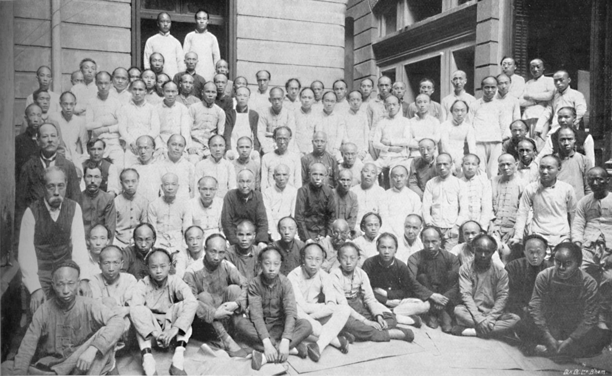 Compositors and Pressmen, North China Daily News Office, 1910 af Cox Company Ltd