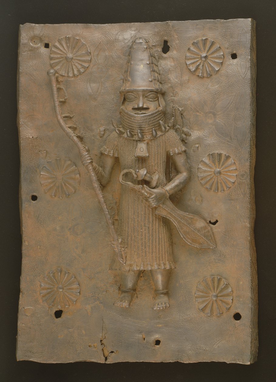 Mindeplade, der forestiller kriger, Benin, Nigeria (bronze) af Culture Edo