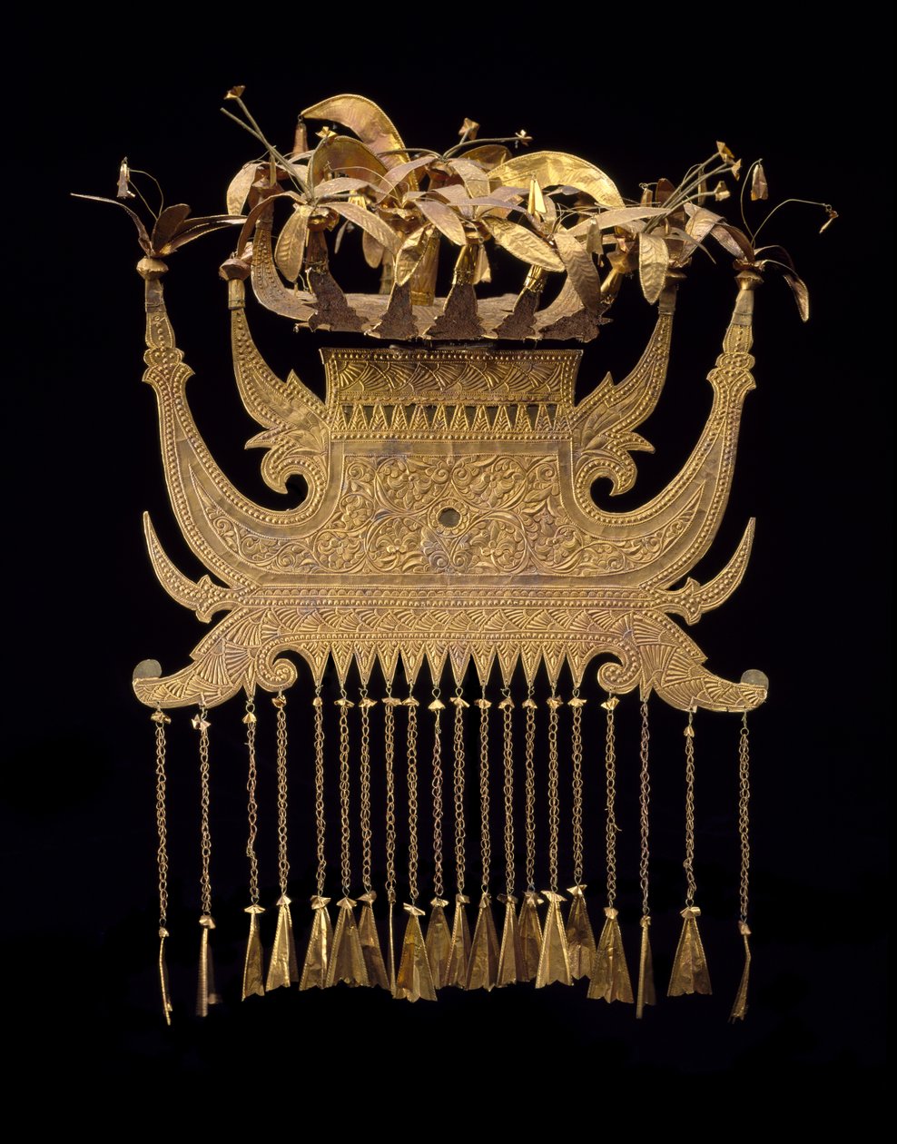 Hovedbeklædning, slutningen af det 19.-begyndelsen af det 20. århundrede (guld og guldfolie) af Culture Minangkabau