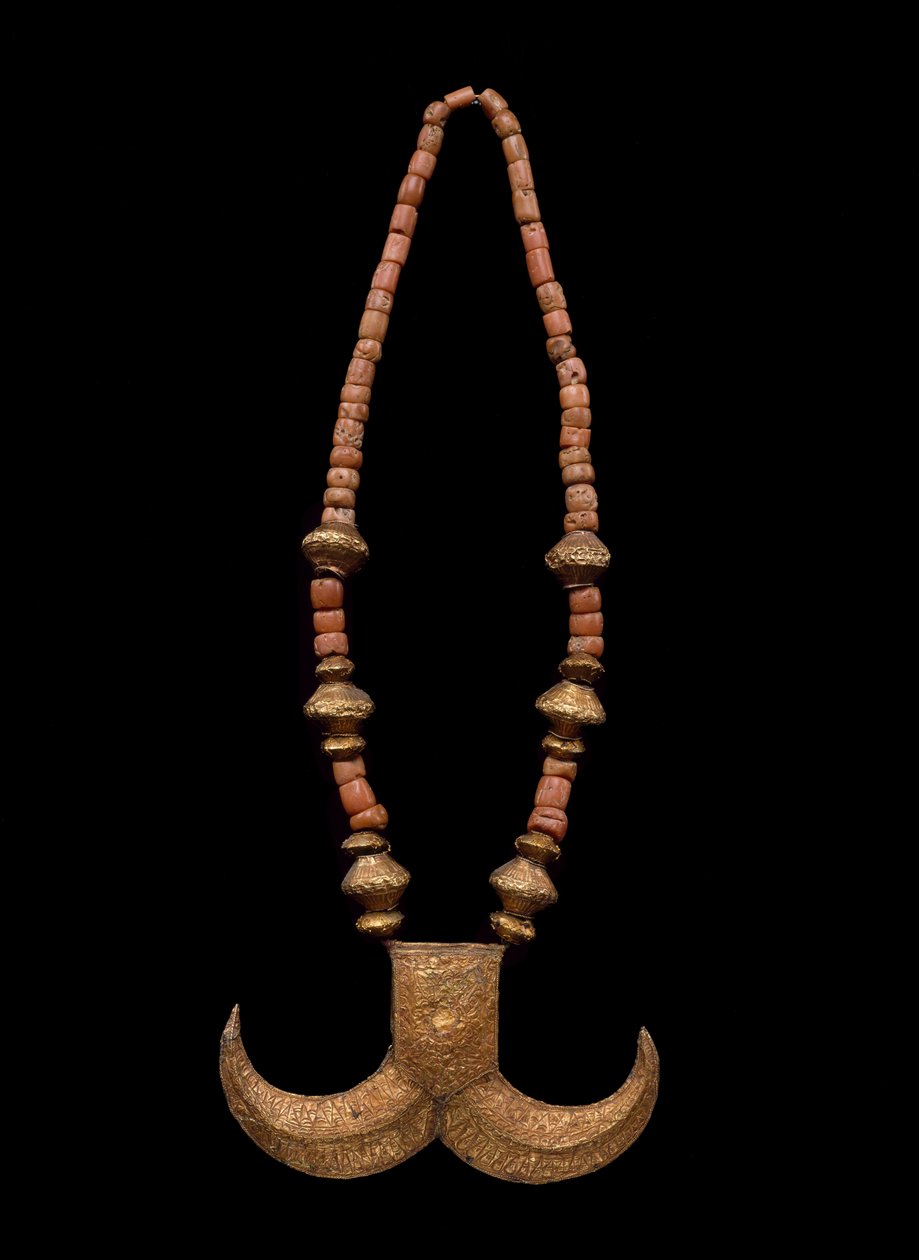 Tiger Claw Halskæde, slutningen af det 19.-begyndelsen af det 20. århundrede (guldfolie, træ, kobber og koraller) af Culture Minangkabau
