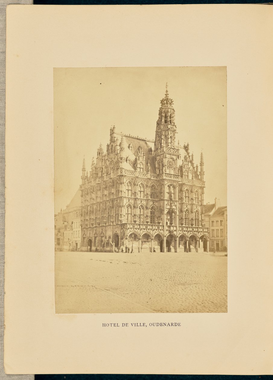Hotel de ville, Oudenarde af Cundall and Fleming